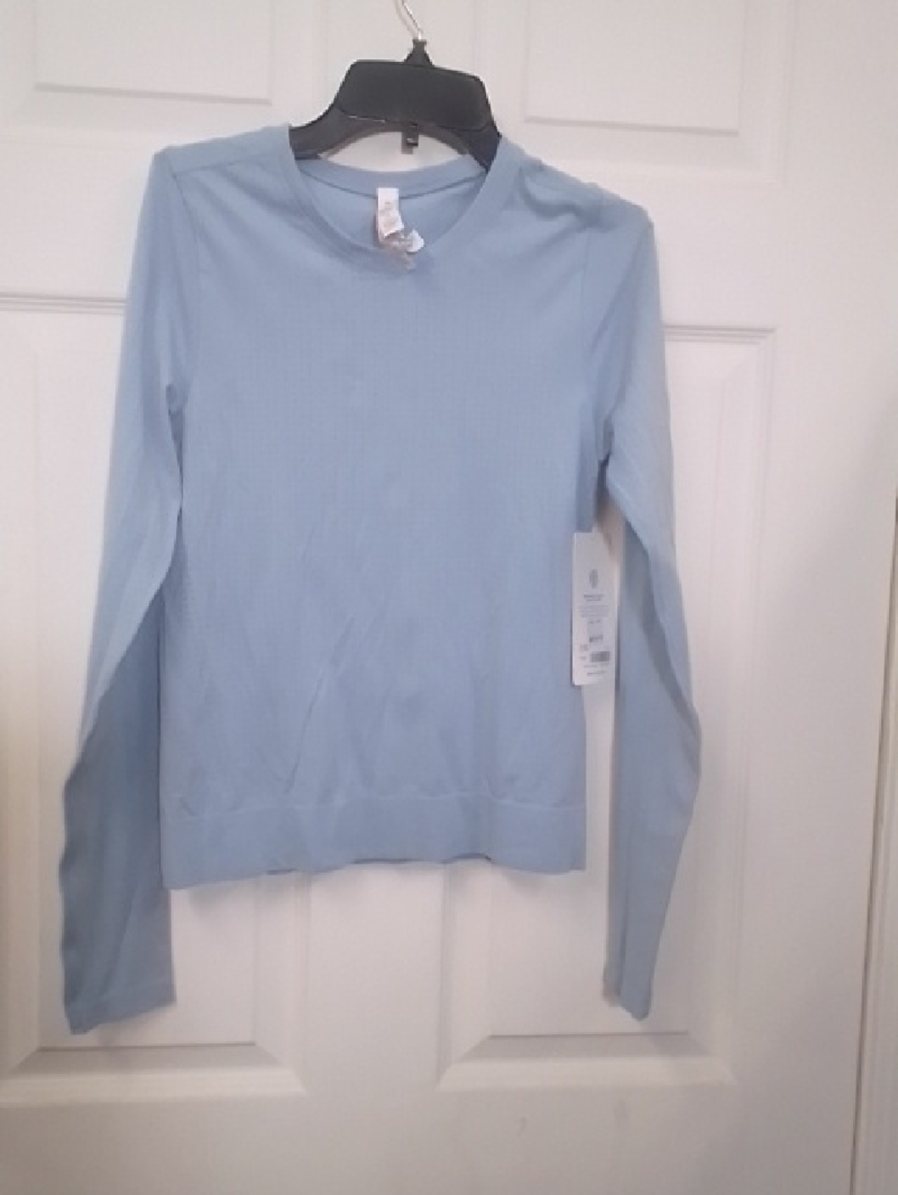 Athleta In Motion Seamless Top Pale Blue Long-Sleeve Crewneck Top A6